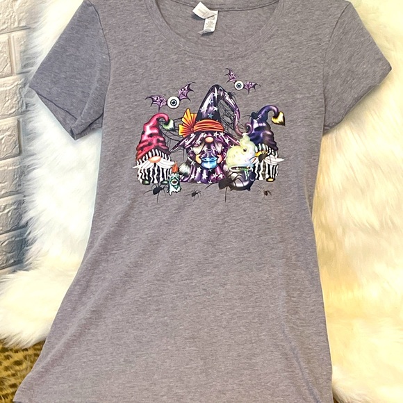 Halloween graphic tee - Picture 2 of 2